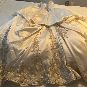 Reem Acra wedding dress street size 2 TTS 0